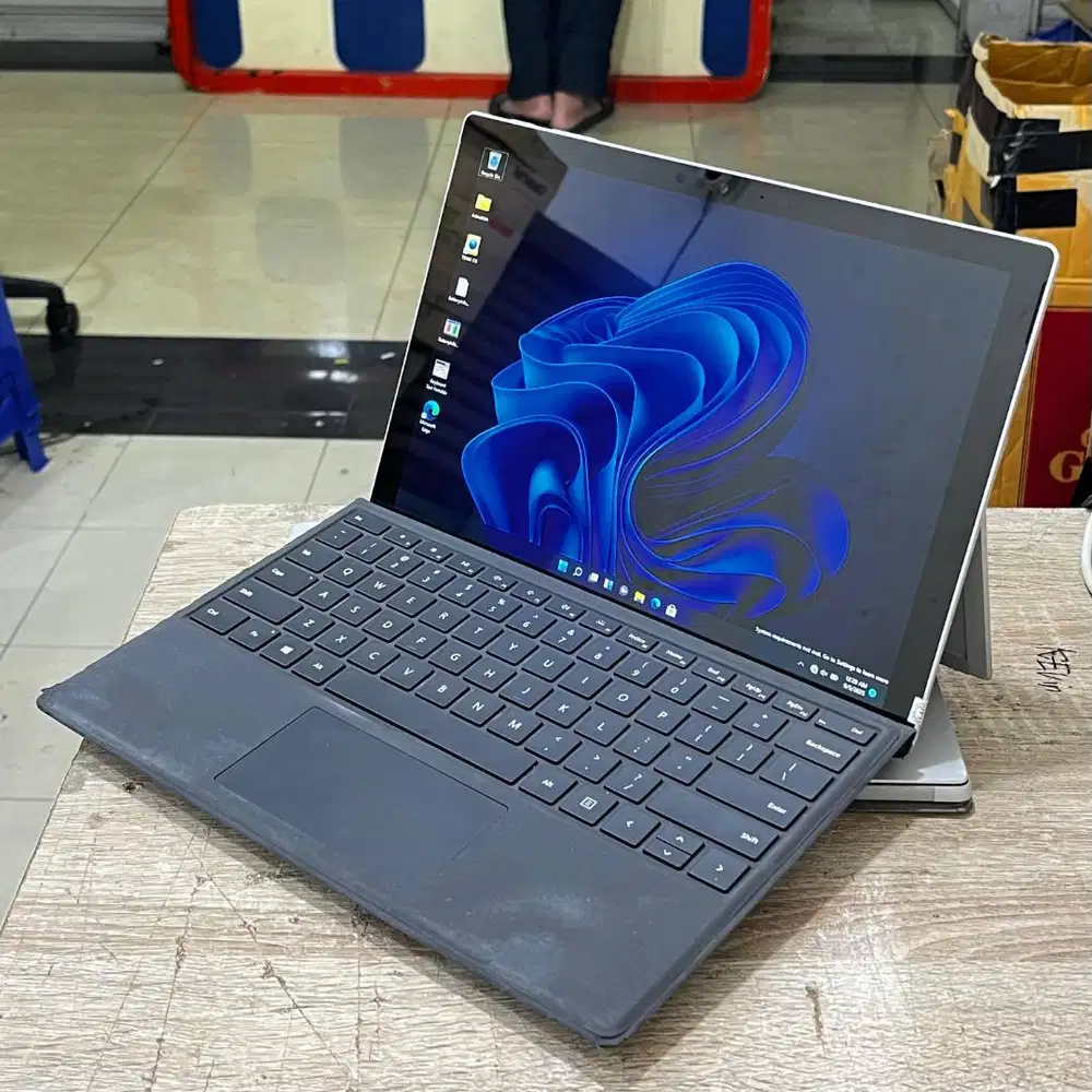 Promo Surface pro 2in1 core i7 ram 16gb ssd 512gb touchscren murah 2nd