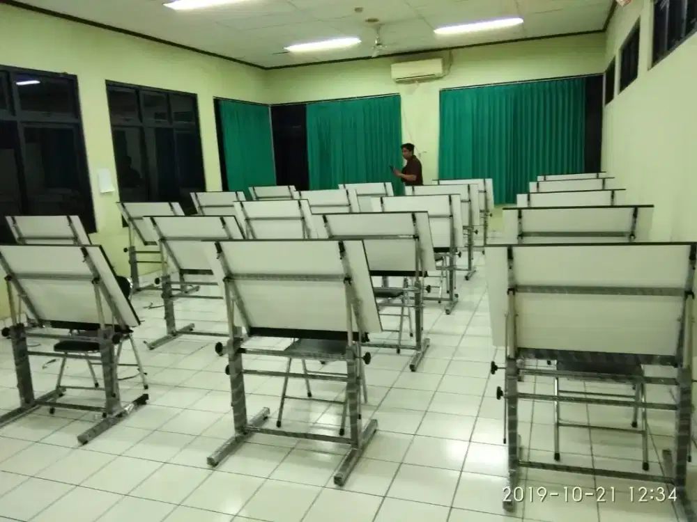 Meja gambar arsitek lokal