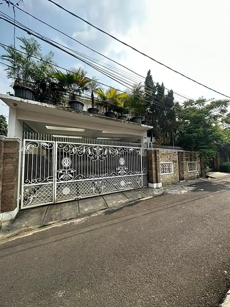 Rumah Mewah Full Furnished Siap Huni Dekat Pejaten Village