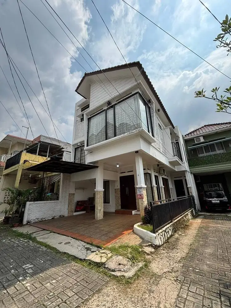 Rumah hook dalam cluster cinere akses mudah ke Tol & MRT Lebak bulus