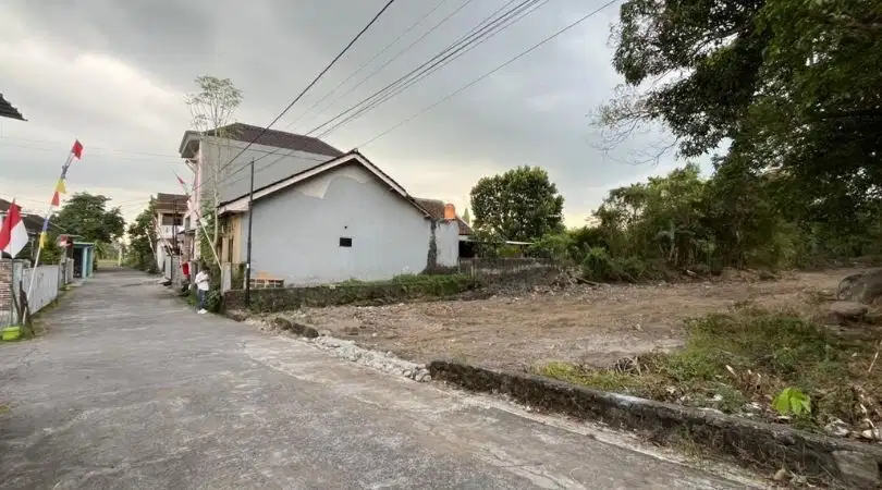 Tanah Pekarangan Dijual di Jalan Palagan, Harga Nego !