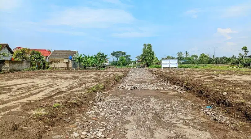 Dijual Tanah di Utara Dawet Ringin Pak Bardi, Pekarangan