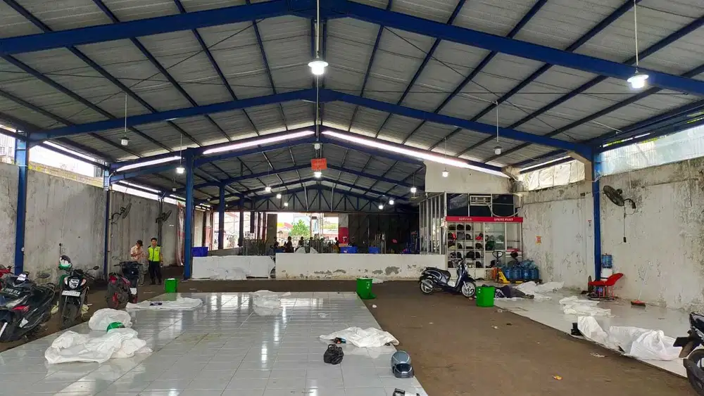 Tanah 2138m2 dan Bangunan Ex-Showroom di Belakang Kampus UI Depok