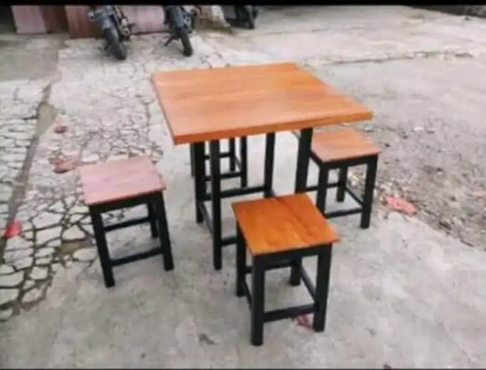 Jual meja kursi cocok buat resto
