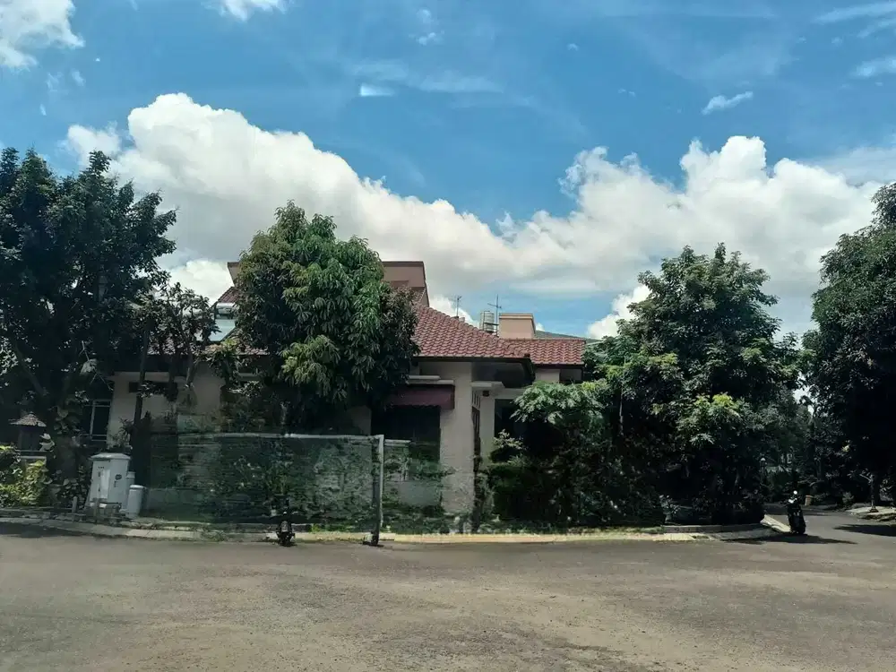 Dijual Rumah Luas Nyaman dan Asri Lokasi Strategis di Puri Bintaro