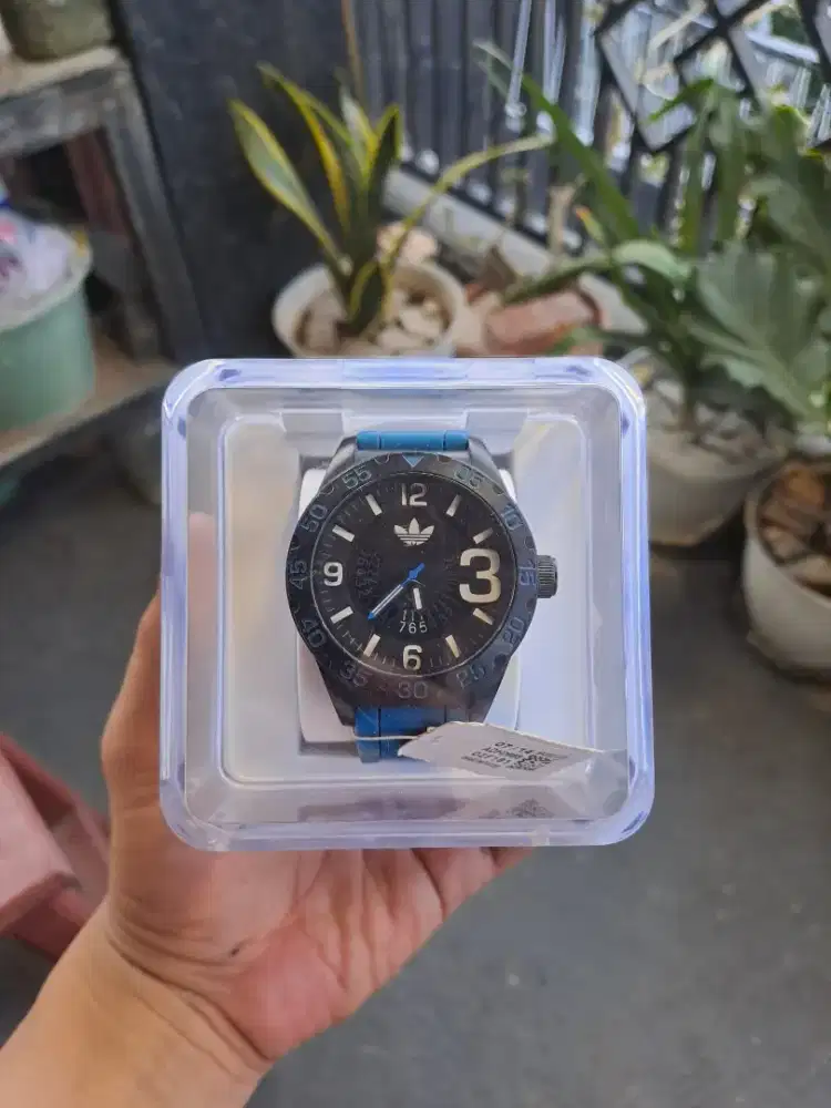 Jam tangan adidas newburgh