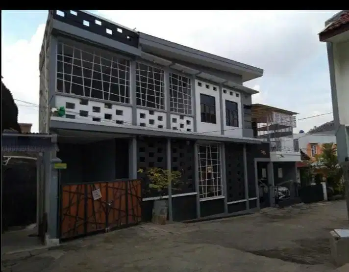 Dijual Rumah dengan Lokasi Strategis dan nyaman