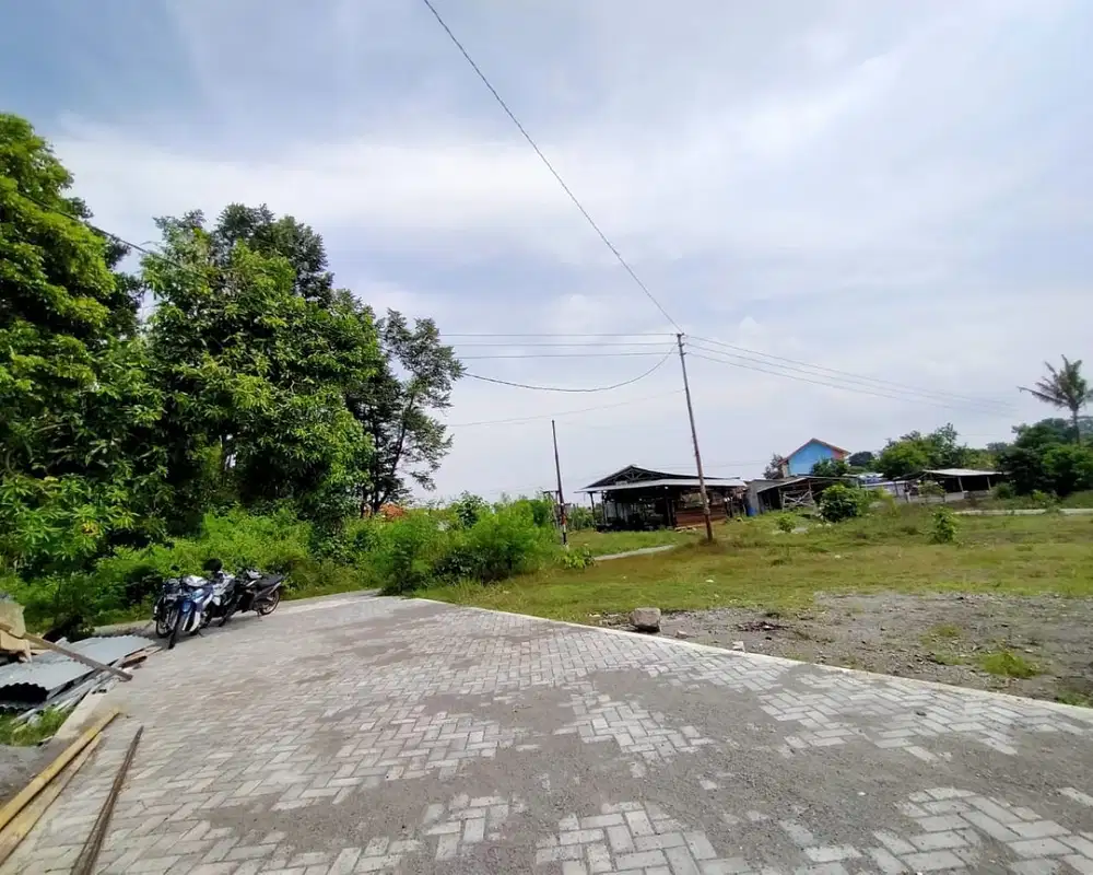 Tanah pekarangan dekat akses toll jogja-solo lingkungan nasionalis