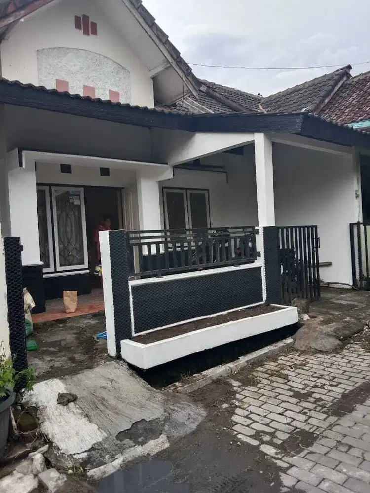 Rumah Murah 2 lantai di dekat Kampus Mualimin Sedayu Jl Wates km11