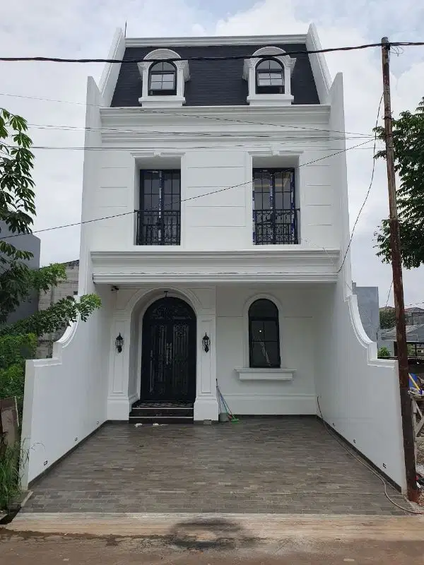 Rumah Baru American Classic Plus Interior Mewah di Ciganjur Jaksel