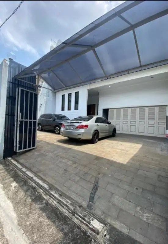 Dijual Rumah Strategis Terusan Hanglekir Jaksel