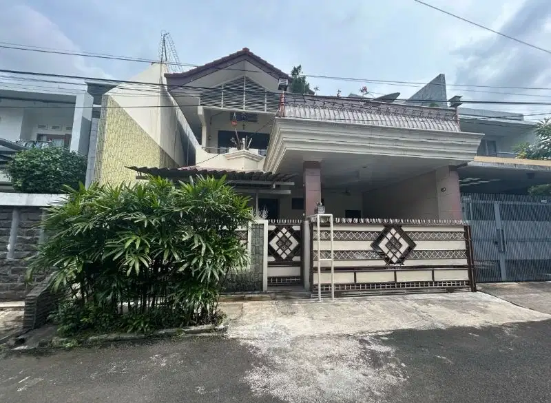 Dijual rumah di Duren Sawit Jakarta Timur, siap huni, bebas banjir, dekat rumah sakit, tempat ibadah. toll, sekolah dll Harga nego.2 Lantai