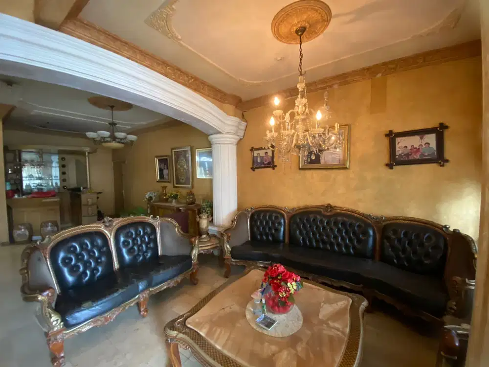 Dijual rumah di jalan Boulevar Kemang Pratama 2 Bekasi, dekat tol, sekolah, tempat ibadah, bank, supermarket, bisa untuk usaha juga