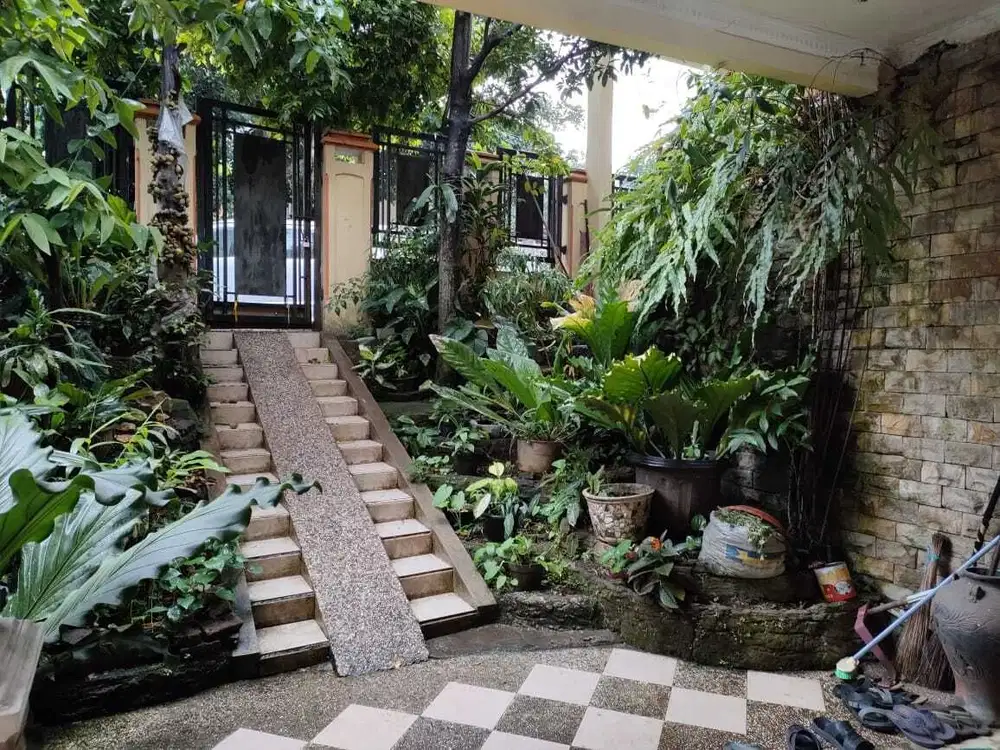 RUMAH ANTIK NYAMAN UDARA SEJUK  DIKOTA BOGOR