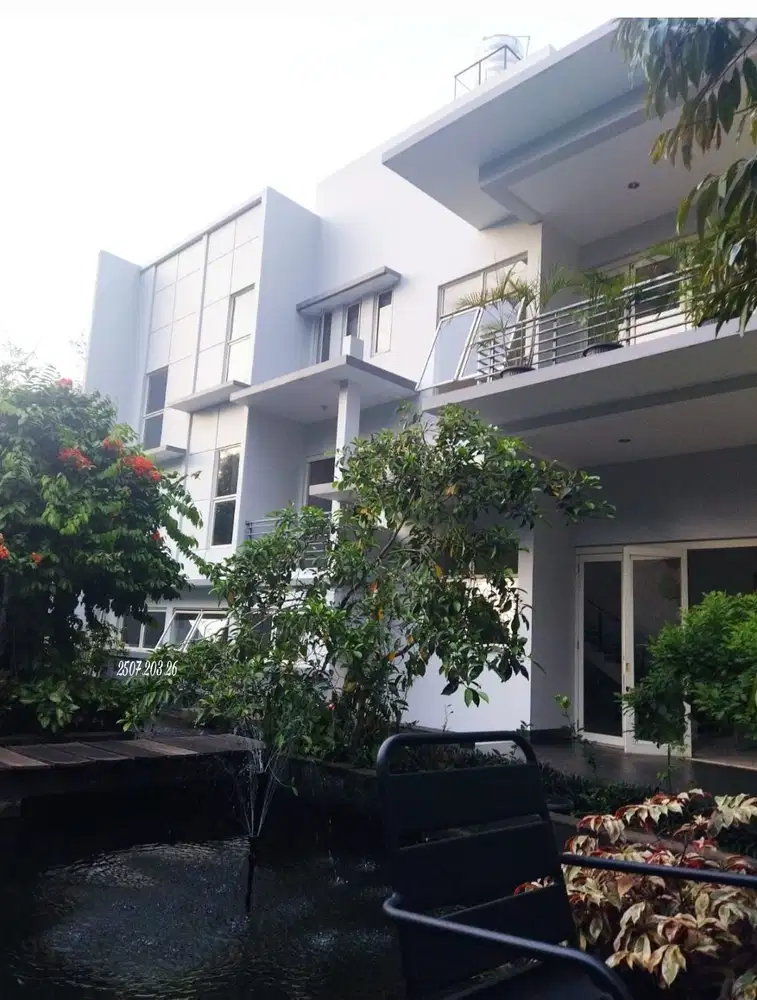Rumah Nyaman di Taman Telaga Golf, Serpong, Bsd