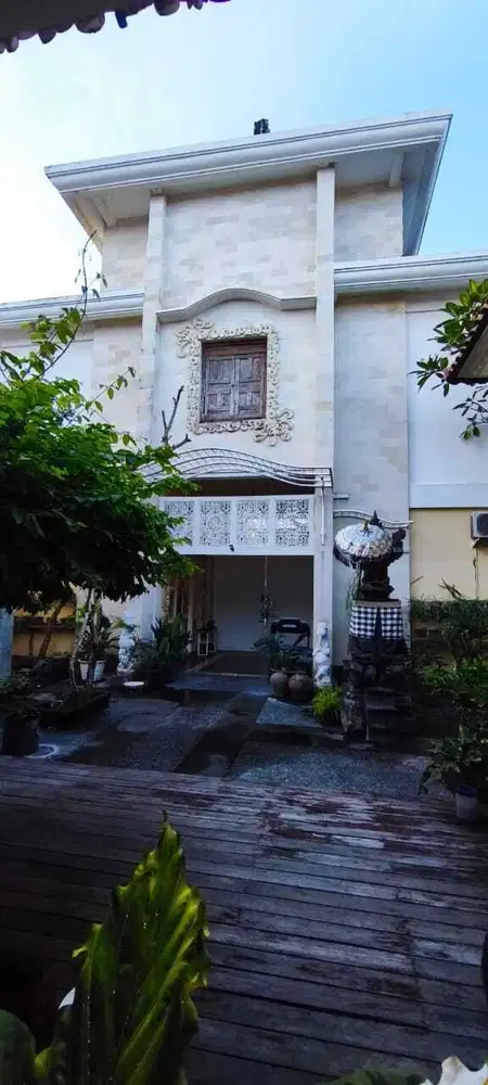 JUAL RUMAH MEWAH DI RENON