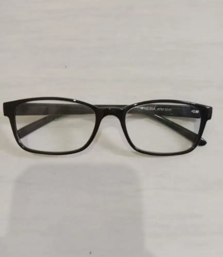 Kaca mata plus 2.50