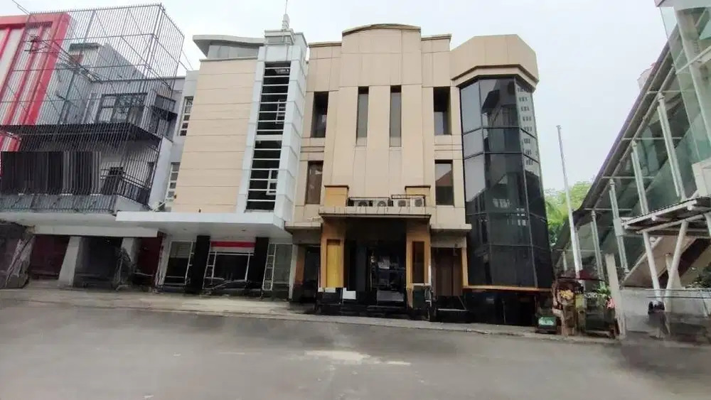Ruko Boulevard Raya 3 lantai luas 16x39 624m2, Kelapa Gading