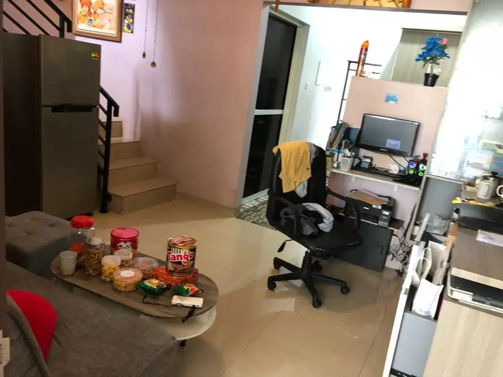 Dijual cepat Rumah 2 Lantai Siap Huni Lokasi Strategis