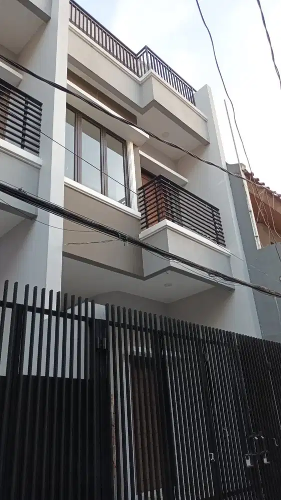 Tanjung Duren, Dekat Grogol Dijual Rumah Baru 4,6 x 13 Jalan 1 Mobil