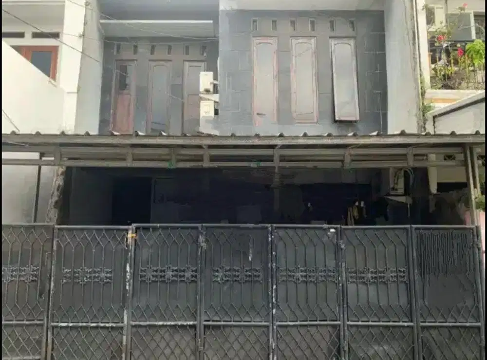 RUMAH MEGAH DI PONDOK KELAPA