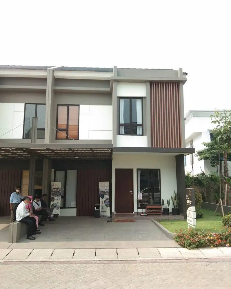 Jual rumah cantik siap huni 2 LT  Albizia Kota Sutera Dekat bandara
