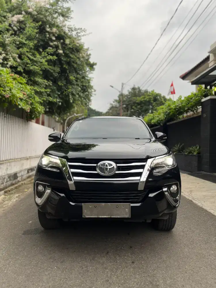 TOYOTA FORTUNER VRZ 2016 HITAM