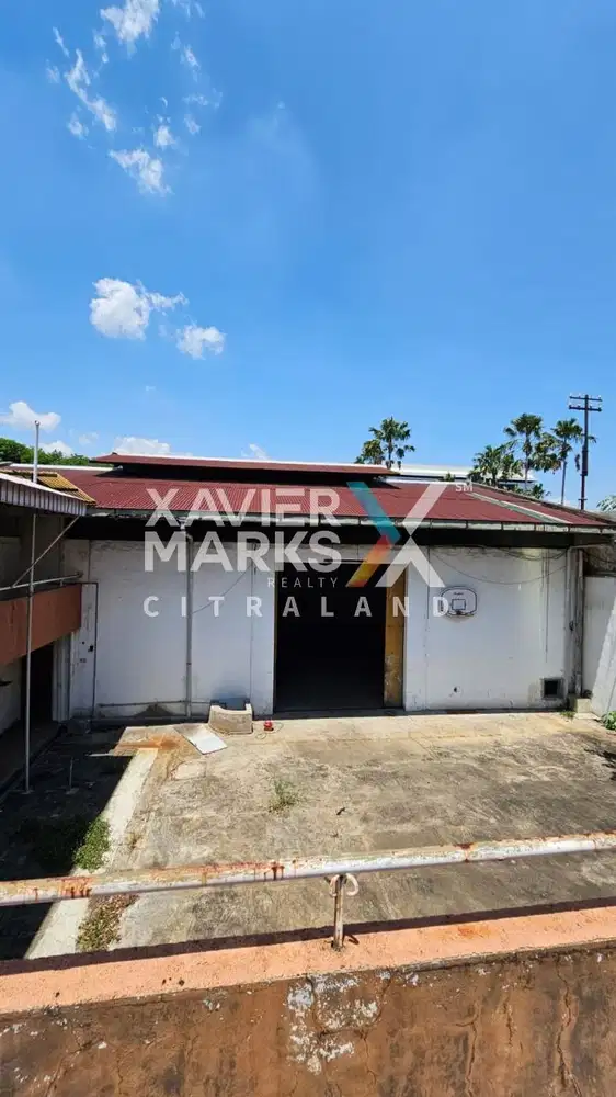 Rumah Area Komersial di Raya Bubutan