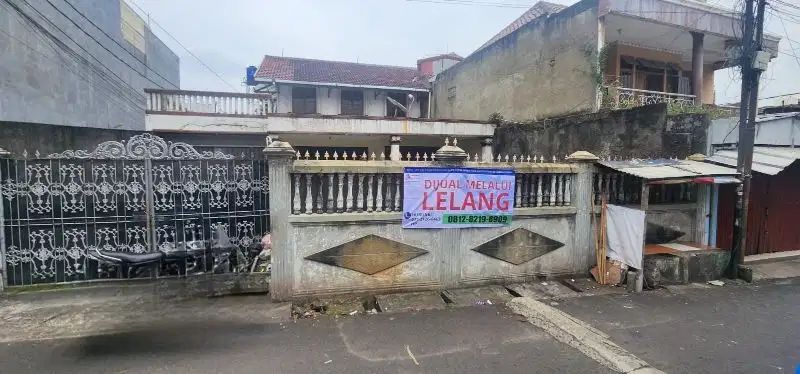 Di lelang / AJB rumah strategis di Kembangan