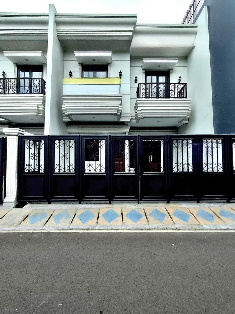 Rumah Baru 2.5 Lantai Duren Sawit Jakarta Timur