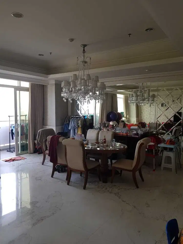 Disewakan:Botanica Apartemen 3BR, middle floor, siap huni