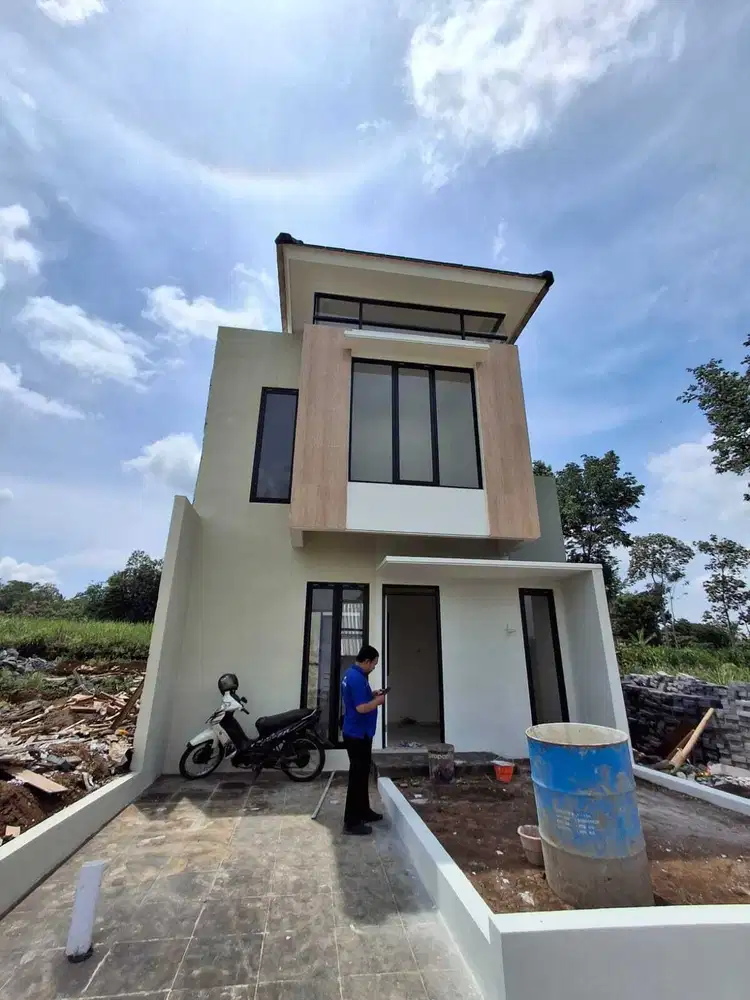RUMAH MODERN 2 LANTAI HANYA 5 MENIT DARI EXIT TOL MALANG