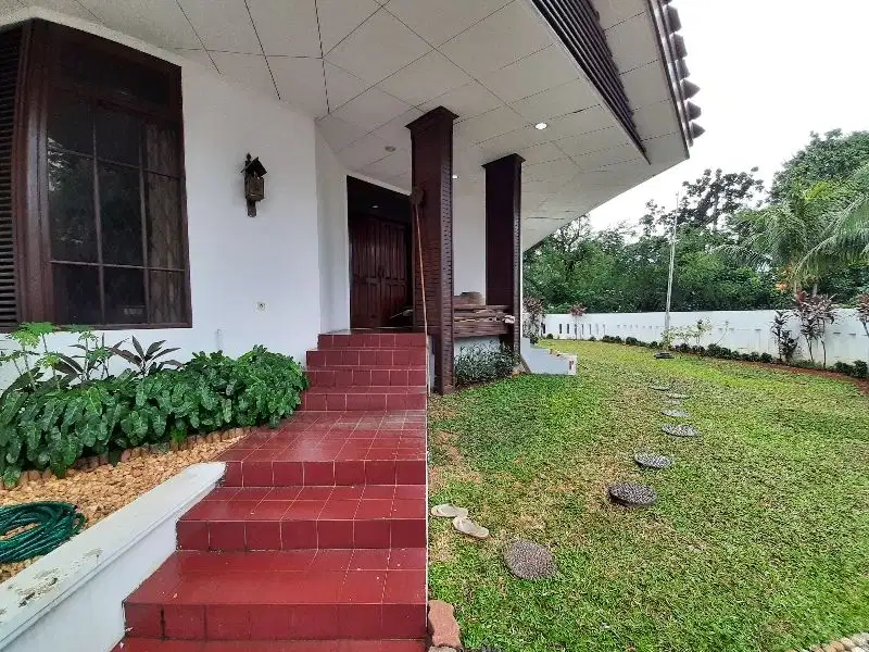 Bintaro sektor 1 luas 835m nempel NJOP samping taman