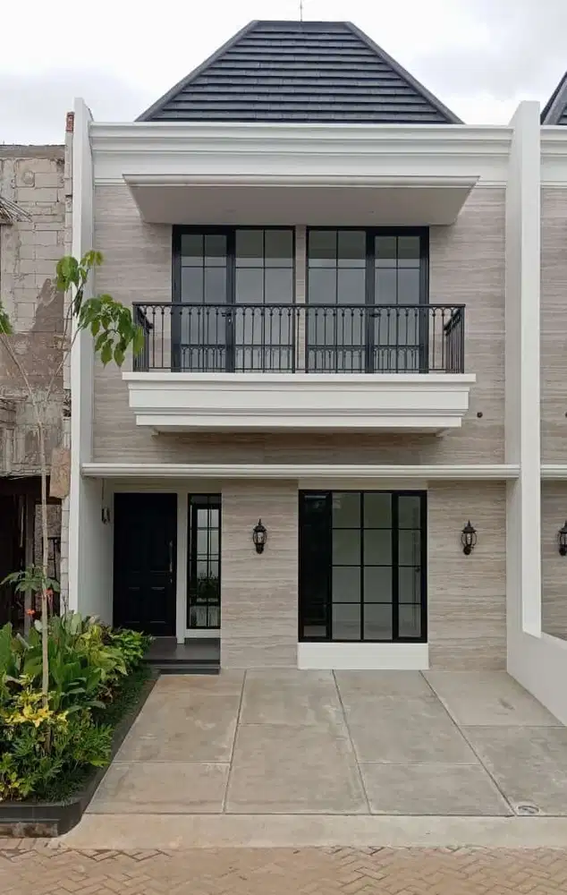 Rumah siap huni di jatiwaringin