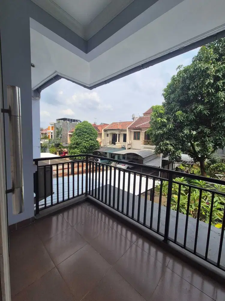 RUMAH BAGUS, NYAMAN, SIAP HUNI DI CITRAGRAND CIBUBUR