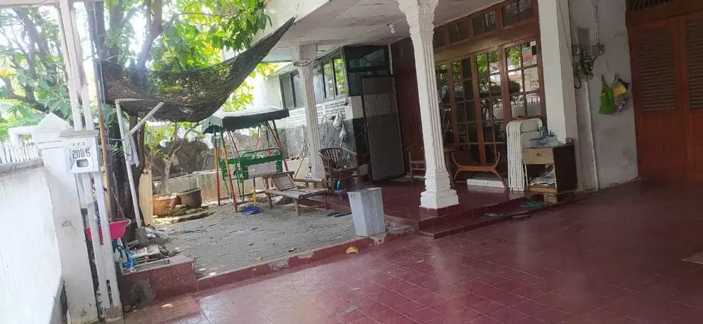 Rumah Nyaman Dalam Komplek Perumahan