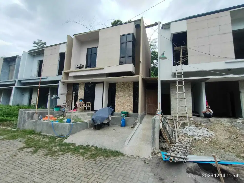 DIJUAL MURAH RUMAH DUA LANTAI GEDAWANG BANYUMANIK
