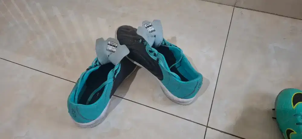 Sepatu specs futsal no. 39
