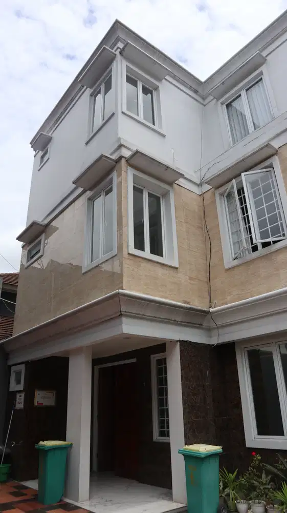 Rumah Siap Huni Lokasi Premium di Jakarta Selatan Kav 3