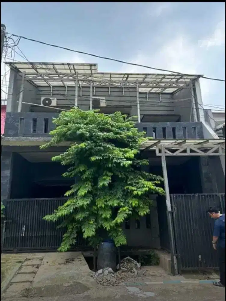 RUMAH  2 LANTAI CIKUNIR