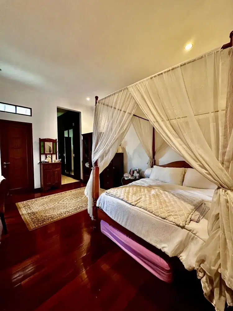 Cipete Rumah Modern Minimalis Siap Huni