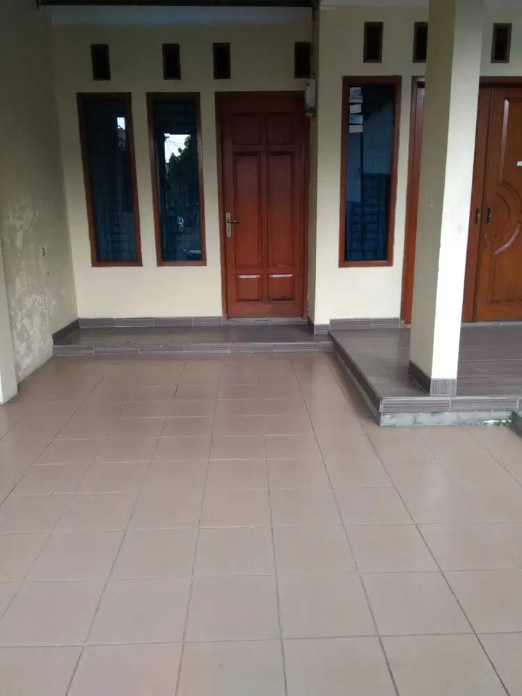 Dijual rumah jl Katuk - Lengkong Bandung strategis bisa nego