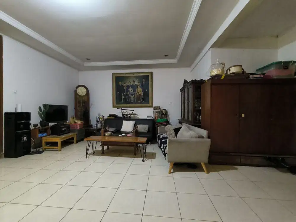 Rumah lokasi Daerah Jalan Raya Ragunan Jakarta Selatan
