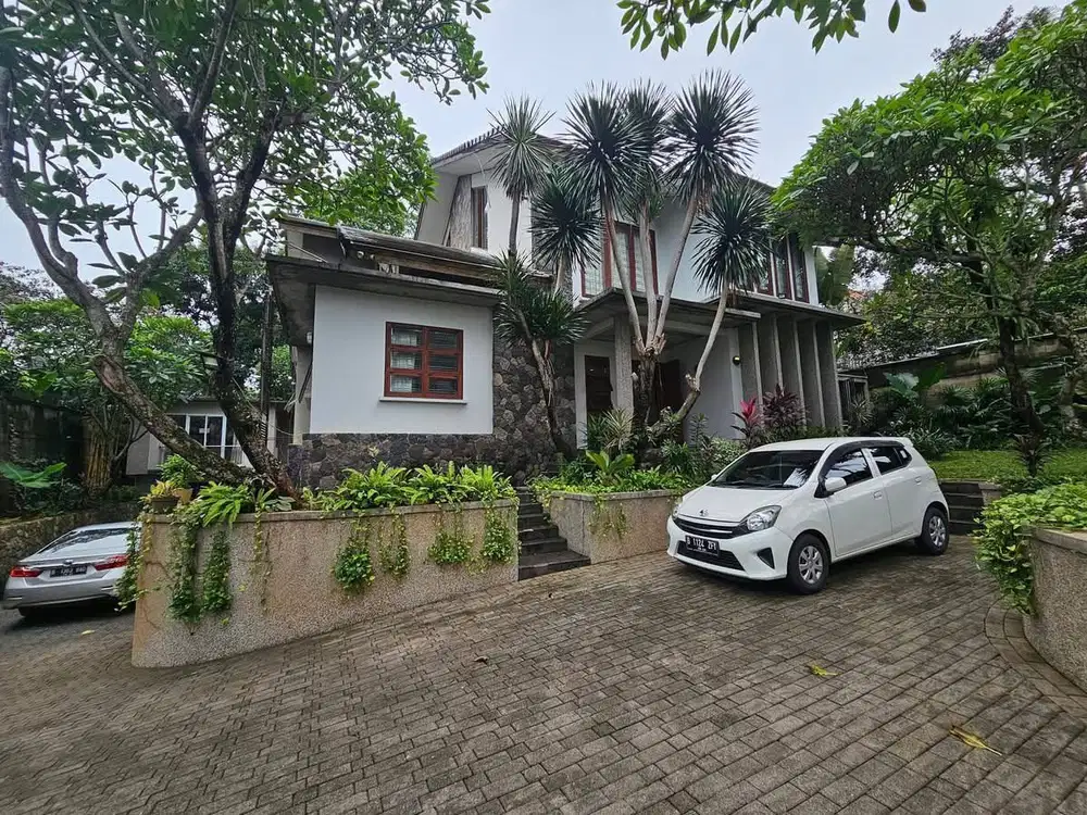 Rumah mewah halaman luas asri hanya 7 menit ke MRT Lebak bulus