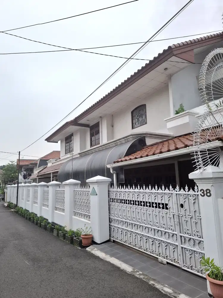 Rumah Terawat dijual di Pesanggrahan Jakarta Selatan