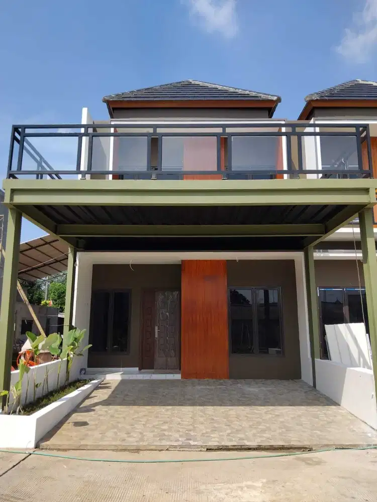 Rumah 2 lantai di jatiwarna siap huni