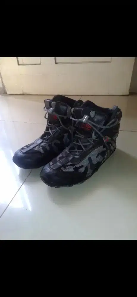 Sepatu boots karrimor no. 41