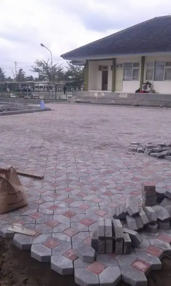Pemasangan paving konblok