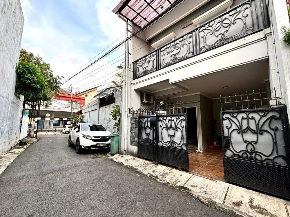 Dijual Rumah Mewah dan Nyaman Siap Huni Di Daerah Tebet!