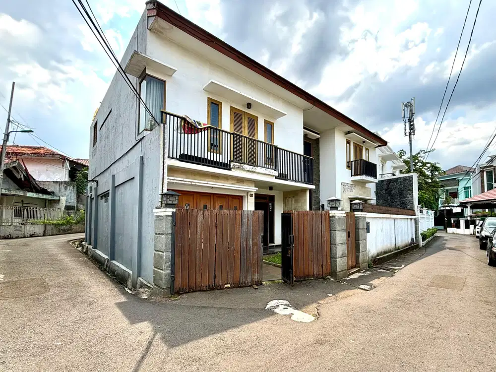 Dijual Rumah Mewah dan Nyaman Siap Huni Di Daerah Tebet!